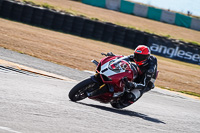anglesey-no-limits-trackday;anglesey-photographs;anglesey-trackday-photographs;enduro-digital-images;event-digital-images;eventdigitalimages;no-limits-trackdays;peter-wileman-photography;racing-digital-images;trac-mon;trackday-digital-images;trackday-photos;ty-croes